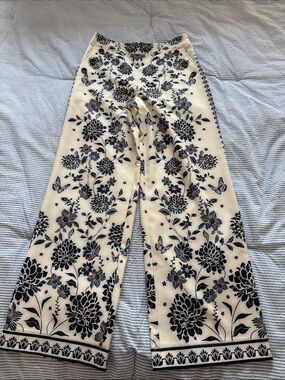 High-Rise Wide-Leg Floral Print Pants in Cream & Navy